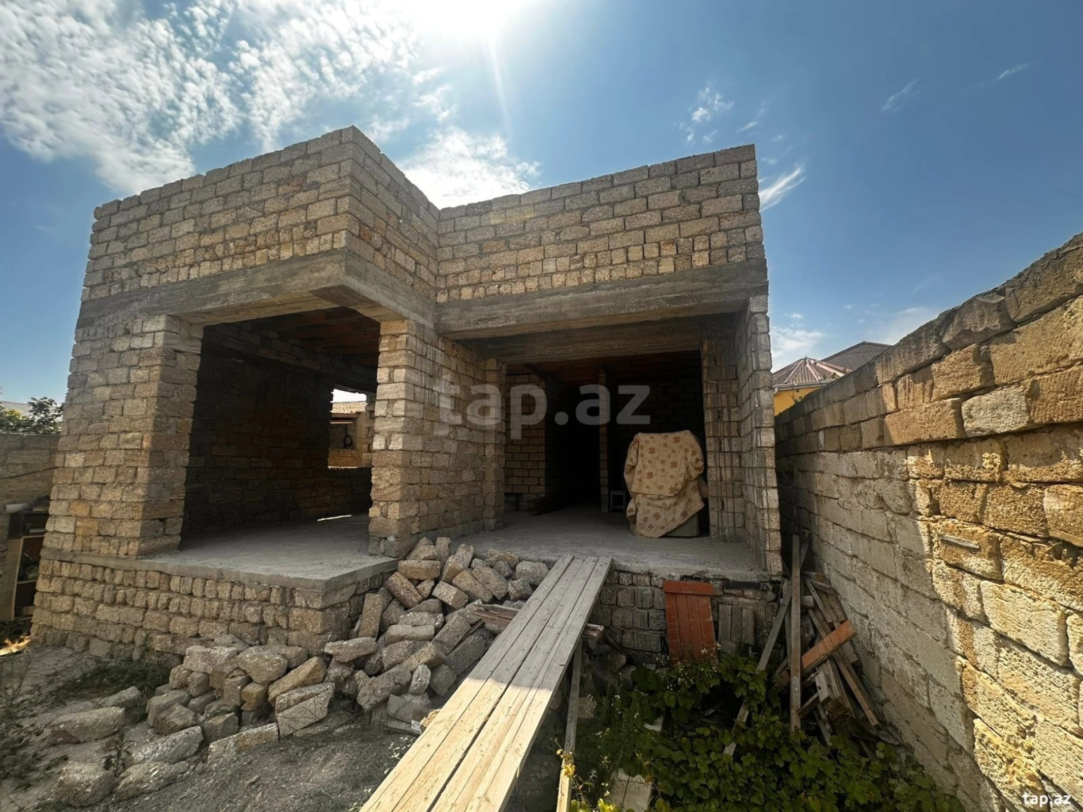 Satılır 4 otaqlı həyət evi 144 m²