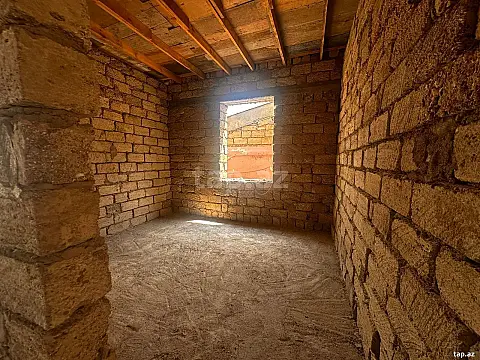 Satılır 4 otaqlı həyət evi 144 m²