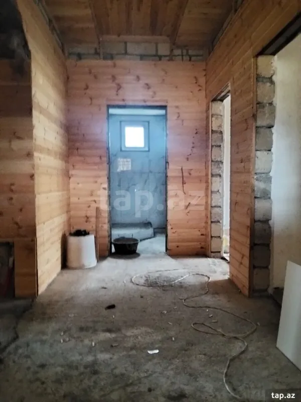 Satılır 4 otaqlı həyət evi 100 m²