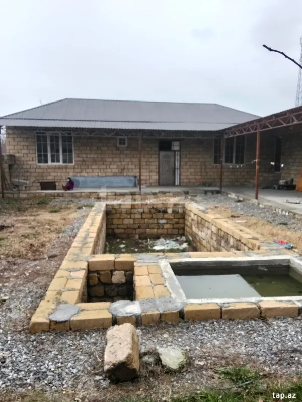 Satılır 4 otaqlı həyət evi 100 m²