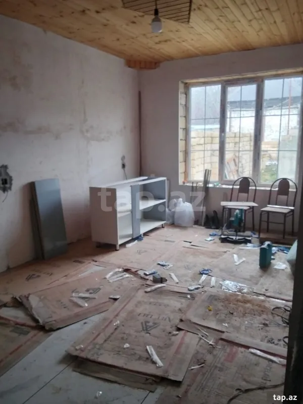 Satılır 4 otaqlı həyət evi 100 m²