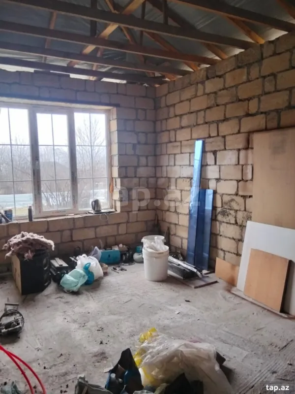 Satılır 4 otaqlı həyət evi 100 m²