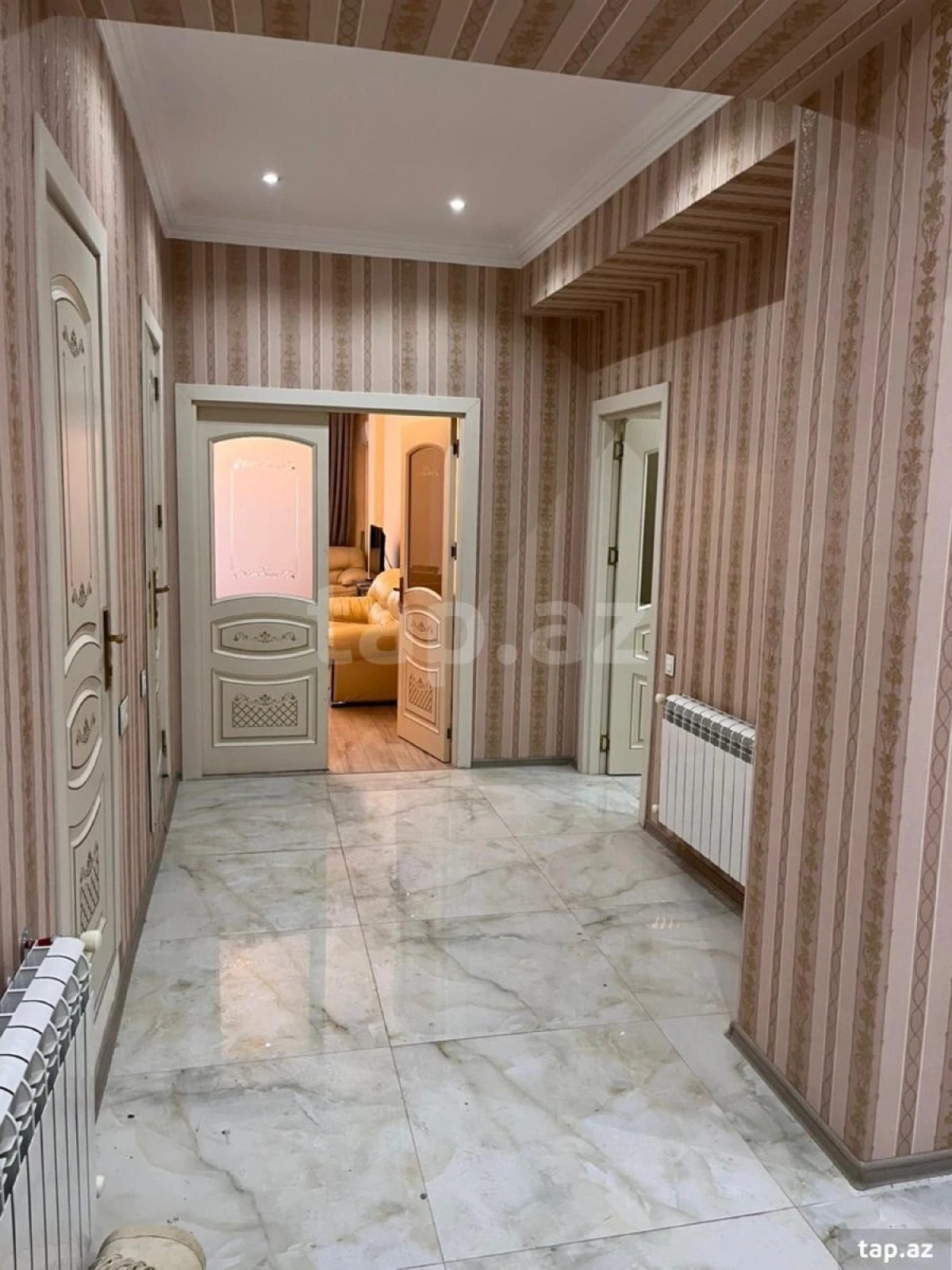 Satılır 4 otaqlı yeni tikili 190 m²