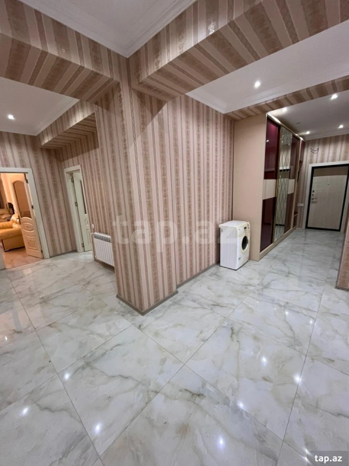 Satılır 4 otaqlı yeni tikili 190 m²