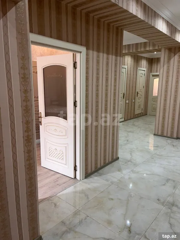 Satılır 4 otaqlı yeni tikili 190 m²