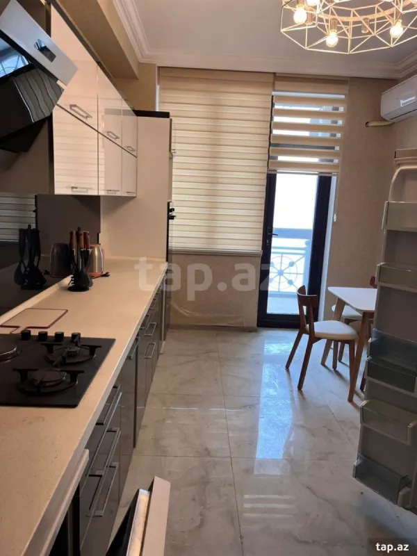 Satılır 4 otaqlı yeni tikili 190 m²