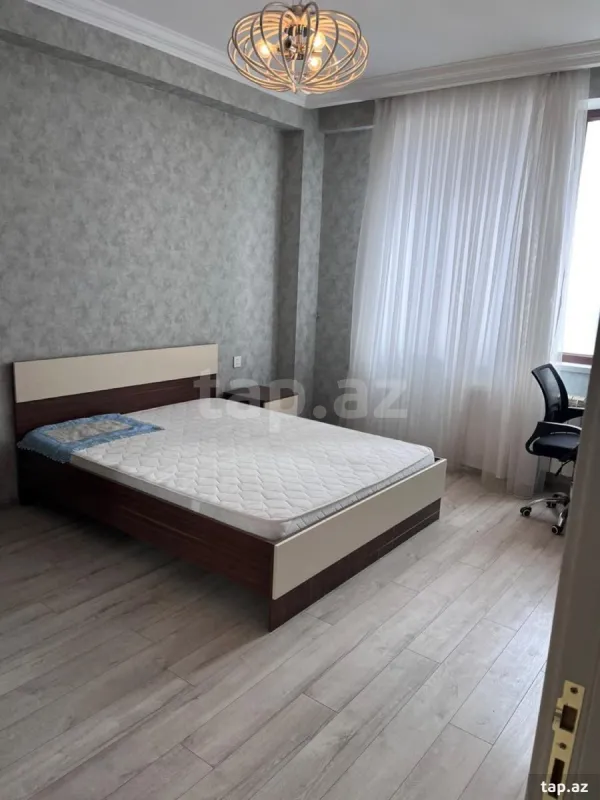 Satılır 4 otaqlı yeni tikili 190 m²
