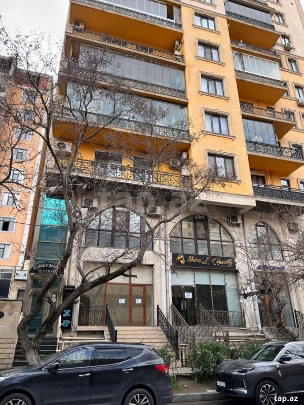 Satılır 4 otaqlı yeni tikili 190 m²