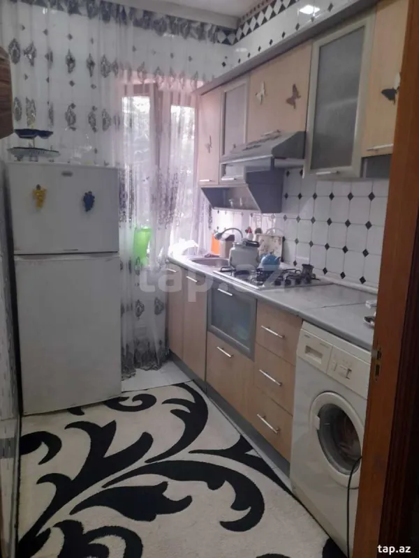 Kirayə verilir 2 otaqlı mənzil 60 m²