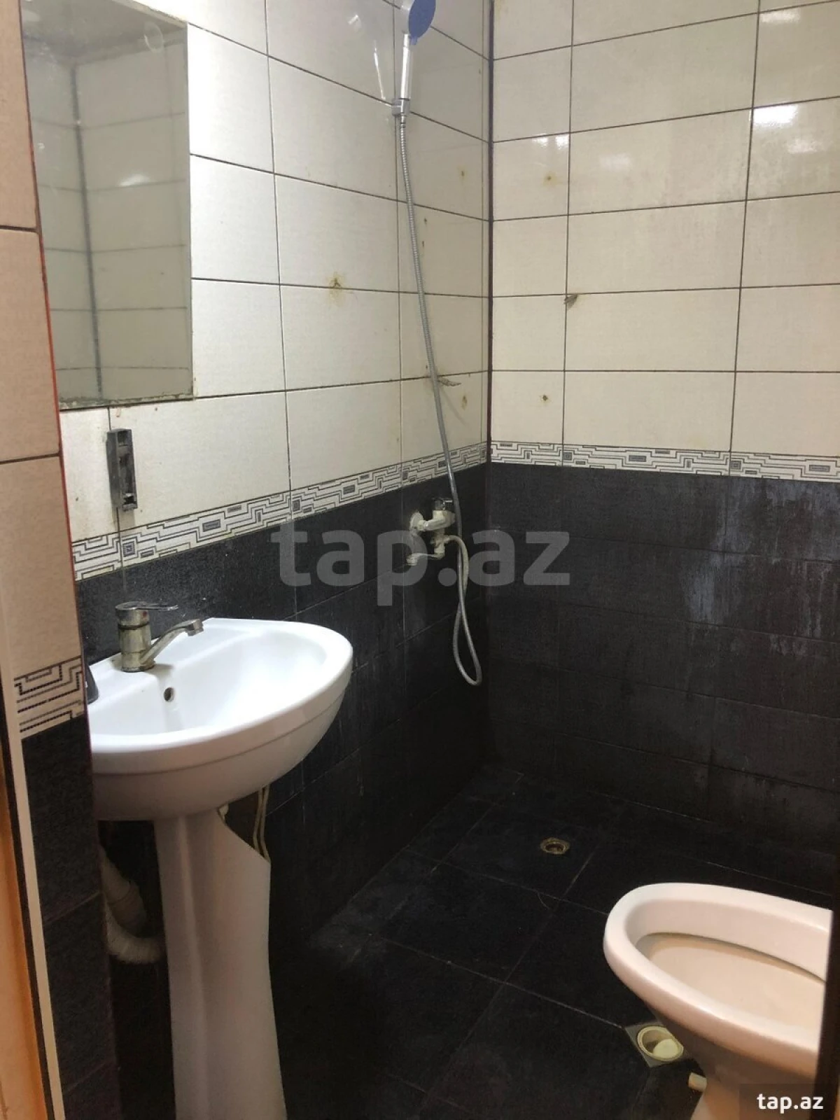 Kirayə verilir 2 otaqlı yeni tikili 80 m²