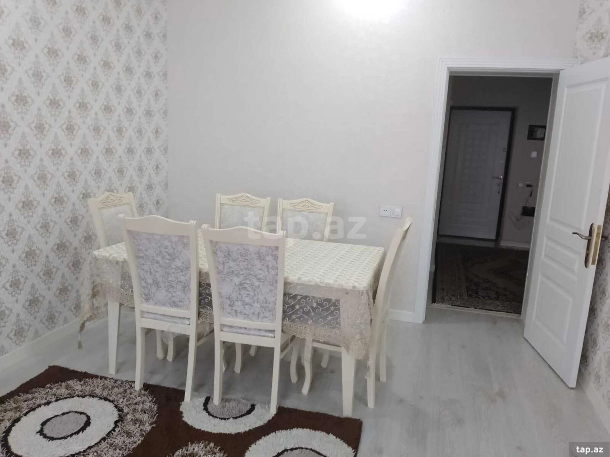 Kirayə verilir 2 otaqlı yeni tikili 80 m²