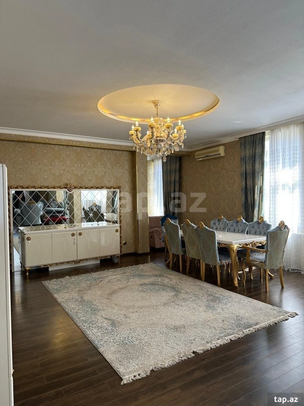 Kirayə verilir 4 otaqlı yeni tikili 240 m²
