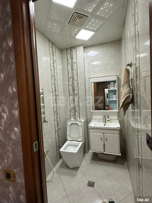 Kirayə verilir 4 otaqlı yeni tikili 240 m²