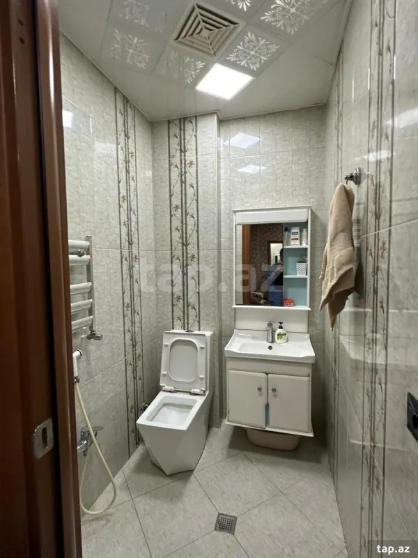 Kirayə verilir 4 otaqlı yeni tikili 240 m²