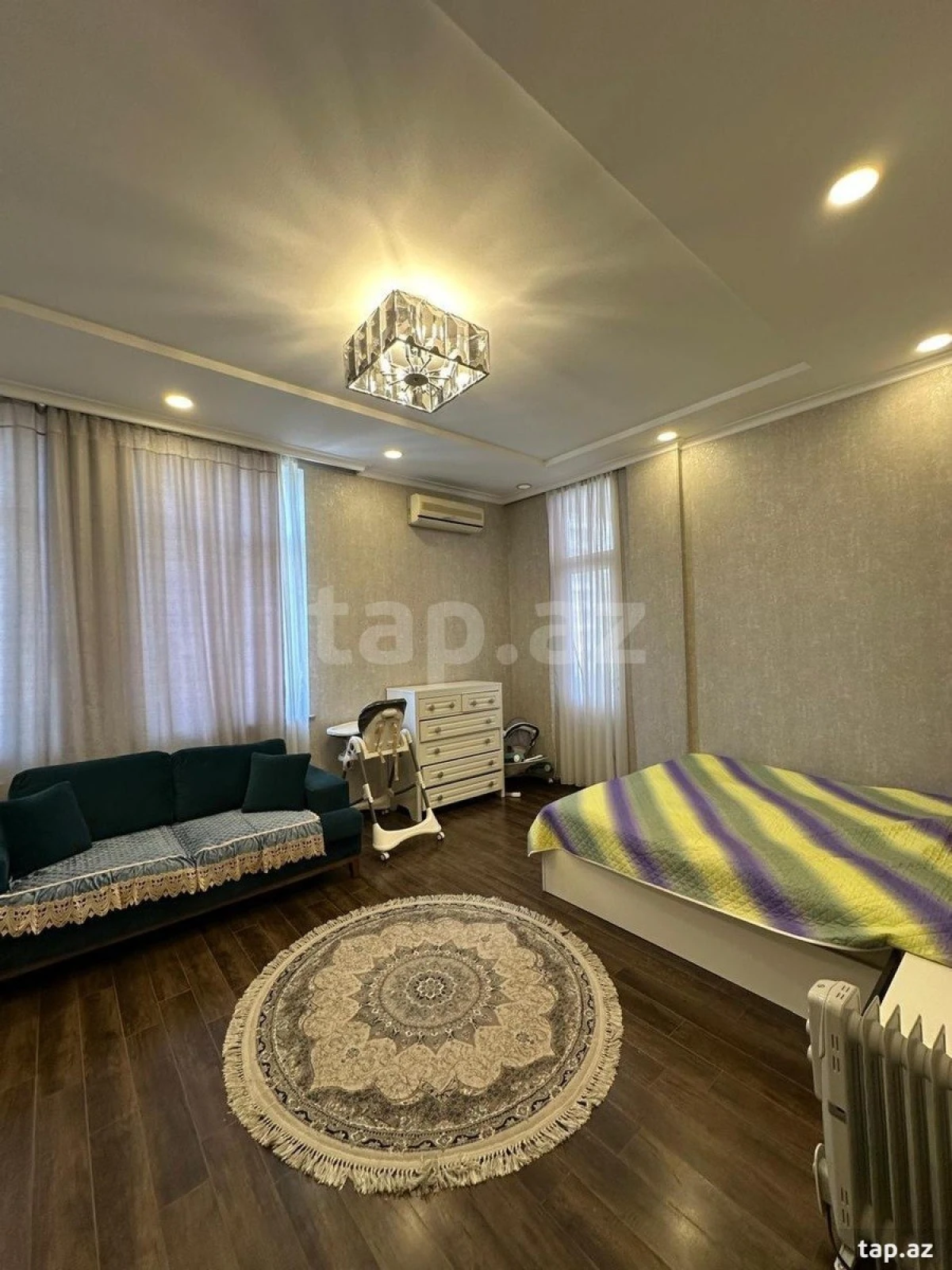 Kirayə verilir 4 otaqlı yeni tikili 240 m²