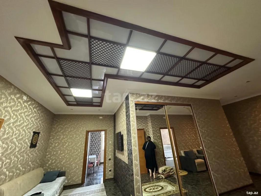 Kirayə verilir 4 otaqlı yeni tikili 240 m²