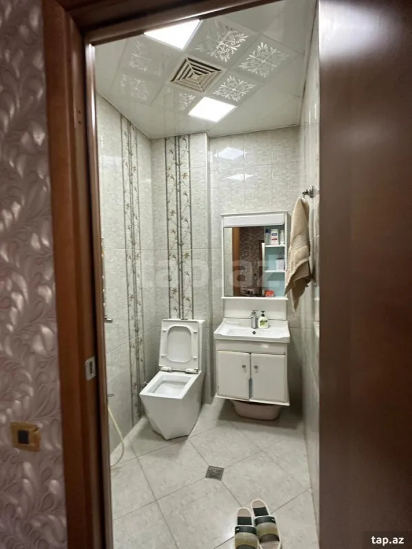 Kirayə verilir 4 otaqlı yeni tikili 240 m²