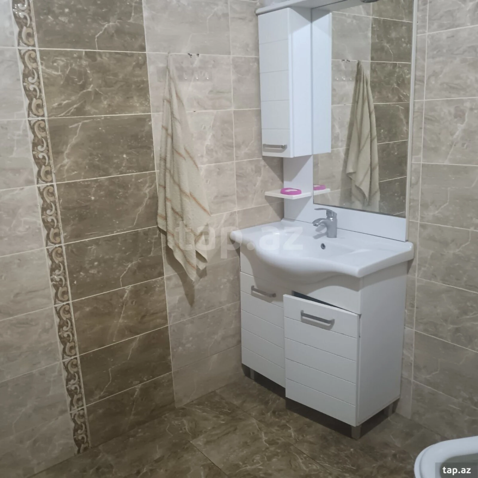 Kirayə verilir 2 otaqlı yeni tikili 70 m²