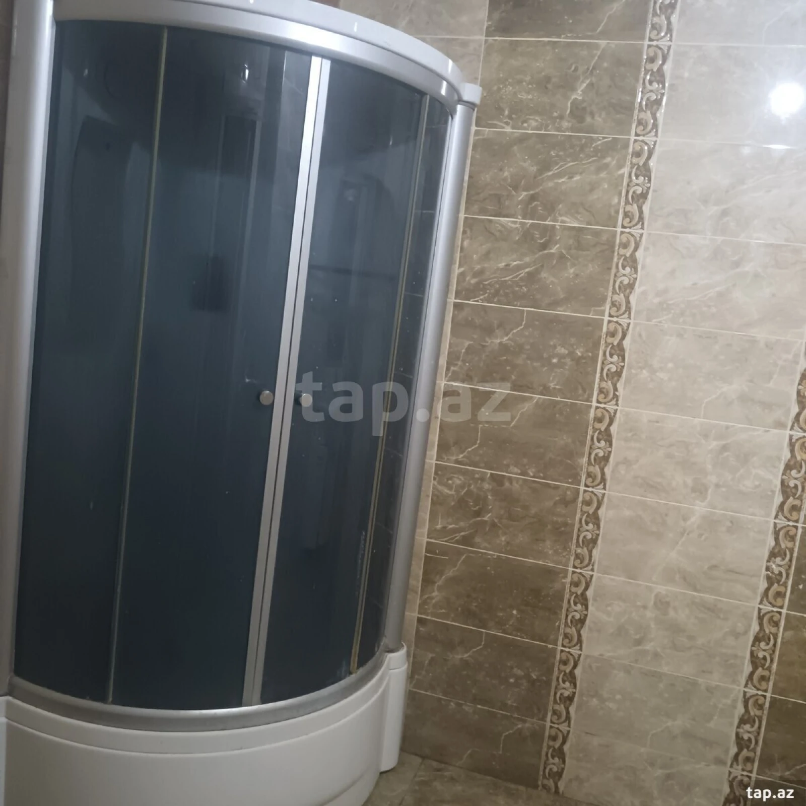 Kirayə verilir 2 otaqlı yeni tikili 70 m²