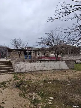 Satılır 5 otaqlı həyət evi 22 m²