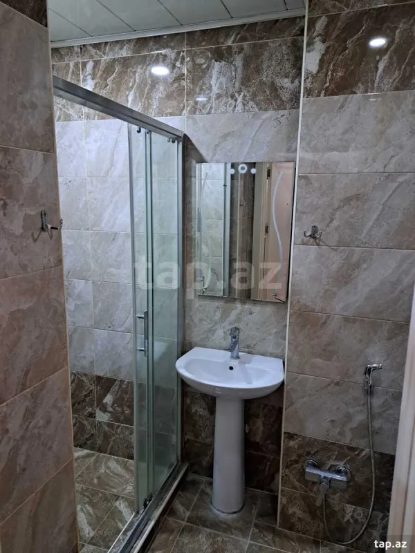 Kirayə verilir 2 otaqlı yeni tikili 50 m²