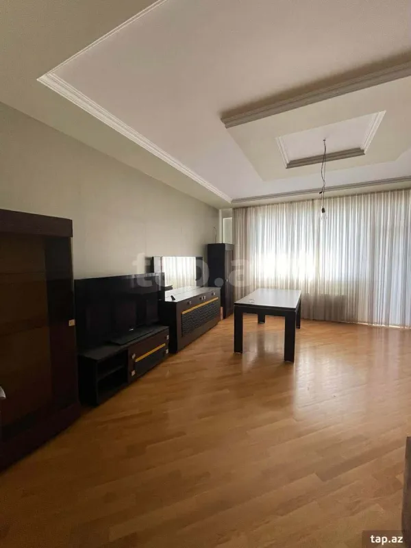 Kirayə verilir 3 otaqlı yeni tikili 130 m²
