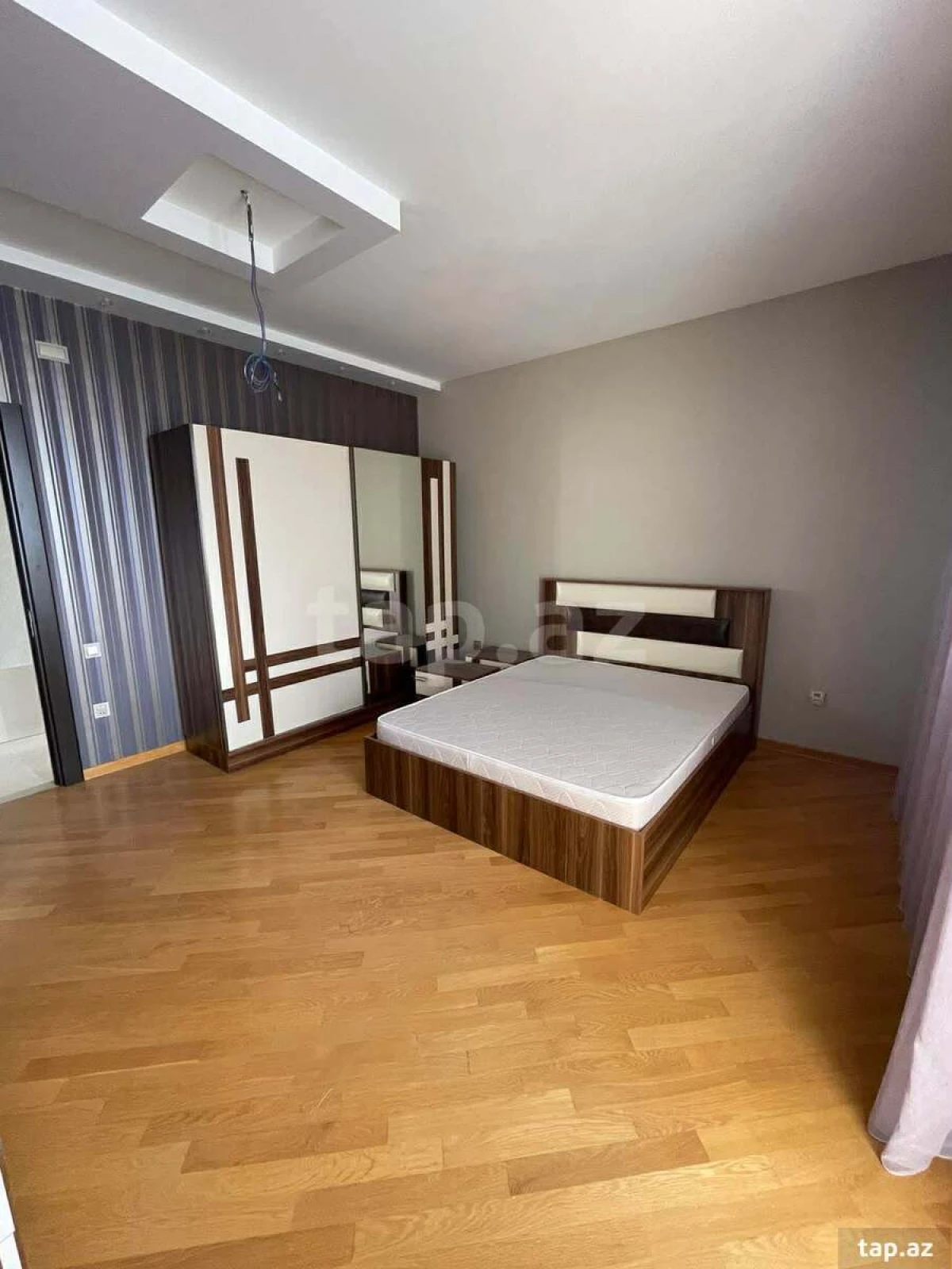 Kirayə verilir 3 otaqlı yeni tikili 130 m²