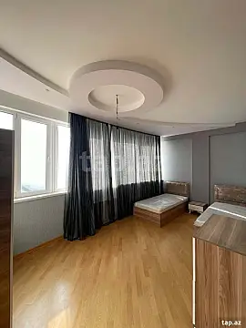 Kirayə verilir 3 otaqlı yeni tikili 130 m²