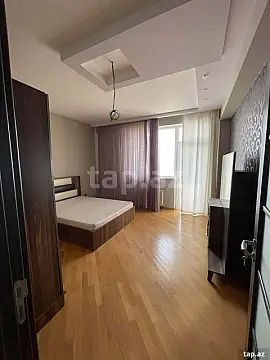 Kirayə verilir 3 otaqlı yeni tikili 130 m²