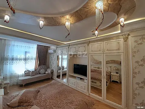 Satılır 6 otaqlı yeni tikili 300 m²