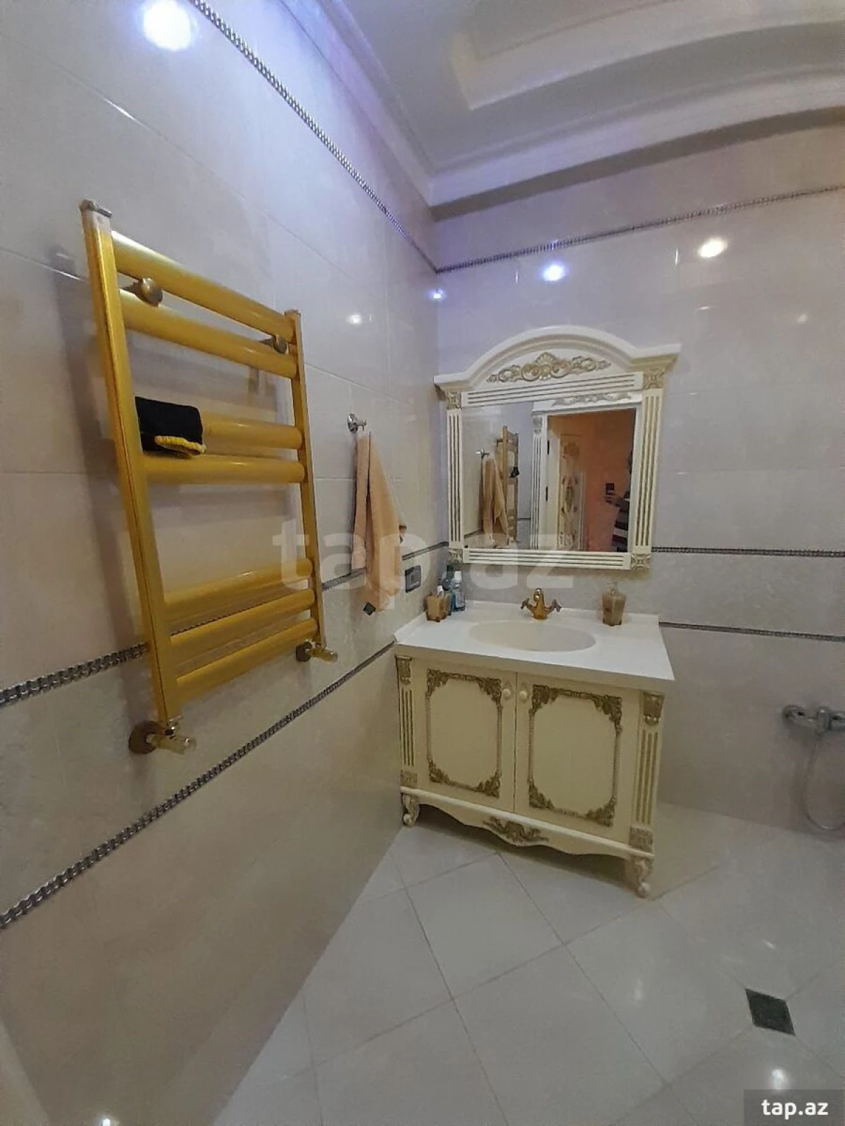 Satılır 6 otaqlı yeni tikili 300 m²