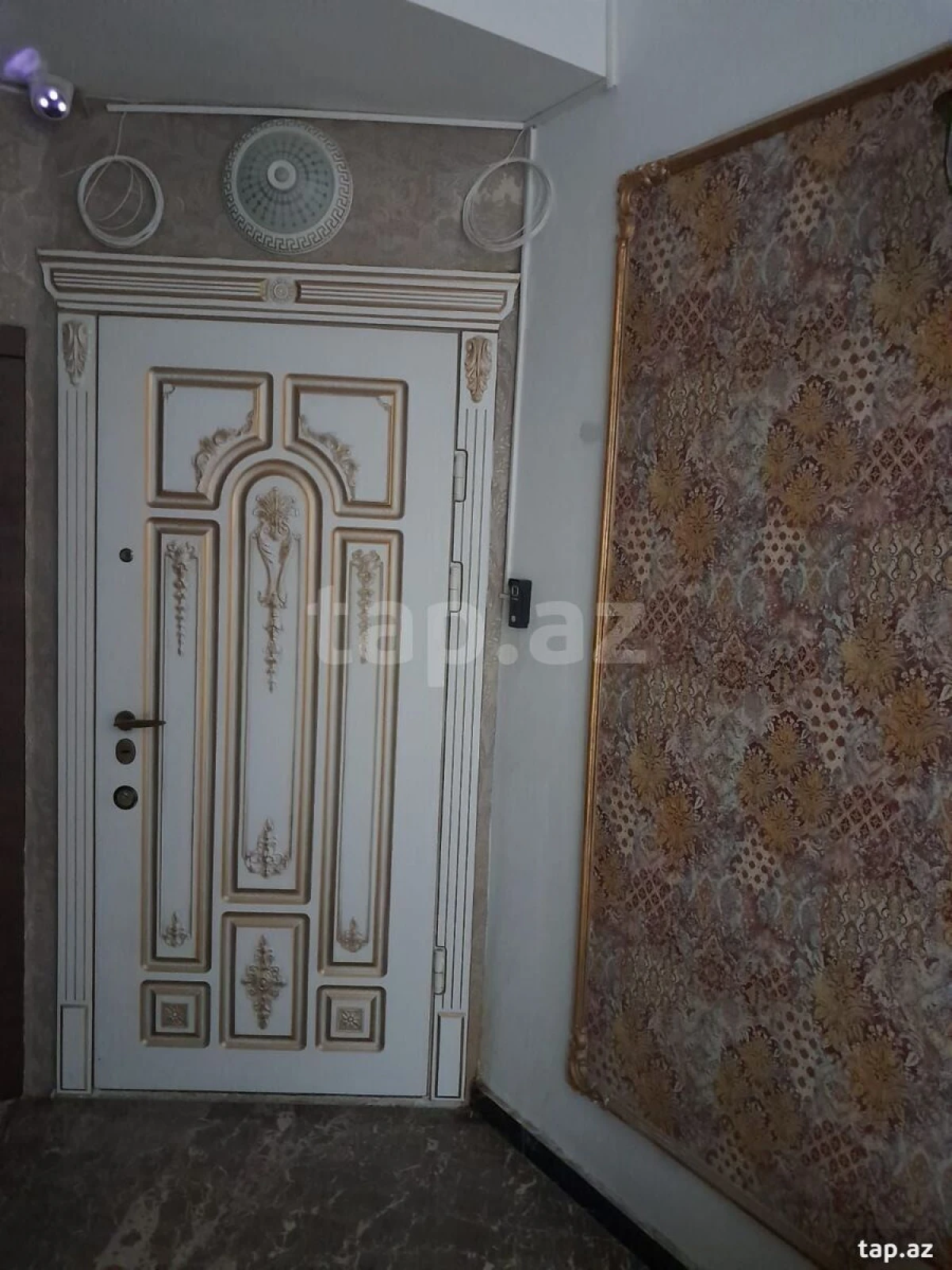 Satılır 6 otaqlı yeni tikili 300 m²