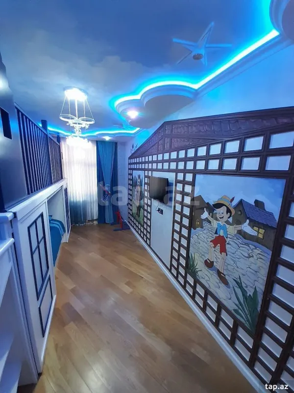 Satılır 6 otaqlı yeni tikili 300 m²