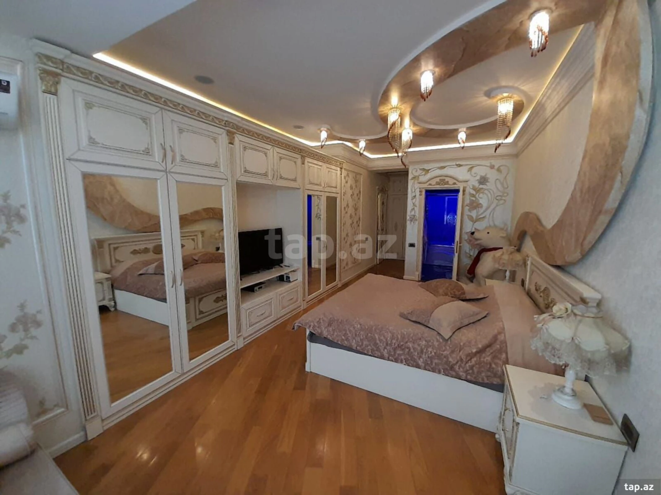 Satılır 6 otaqlı yeni tikili 300 m²