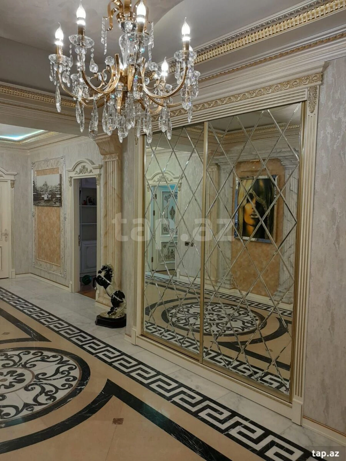 Satılır 6 otaqlı yeni tikili 300 m²