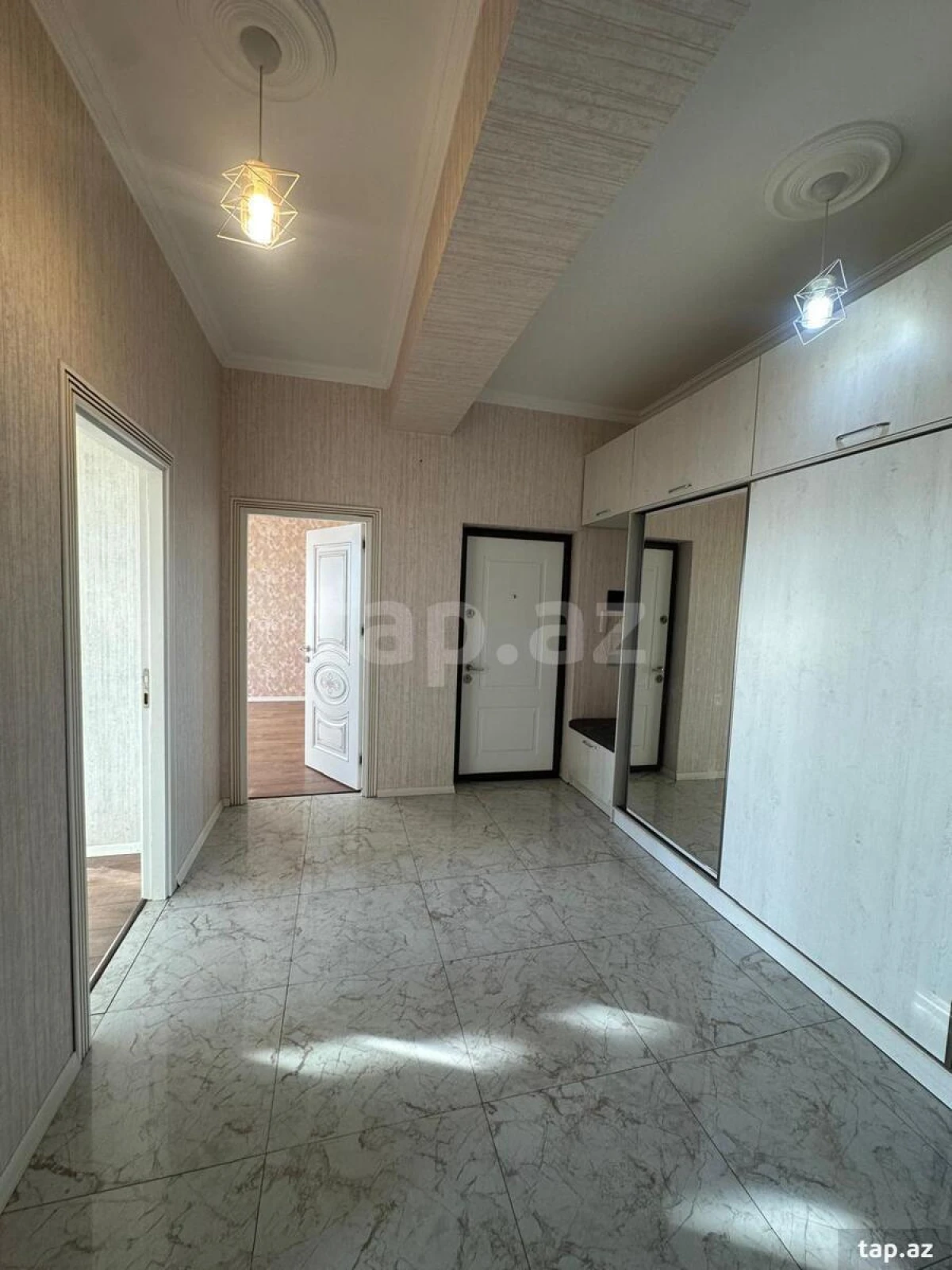 Satılır 3 otaqlı yeni tikili 105 m²