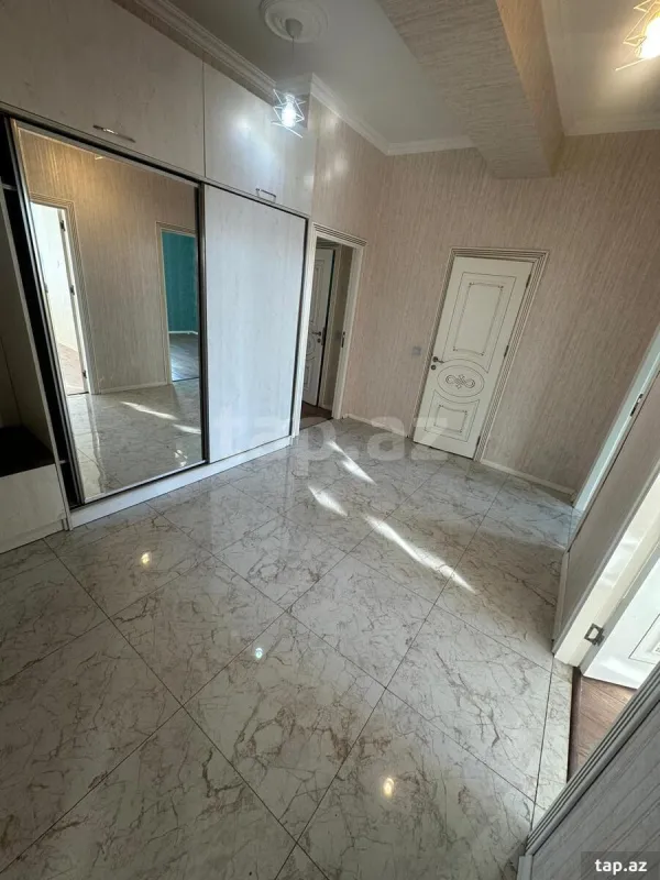 Satılır 3 otaqlı yeni tikili 105 m²