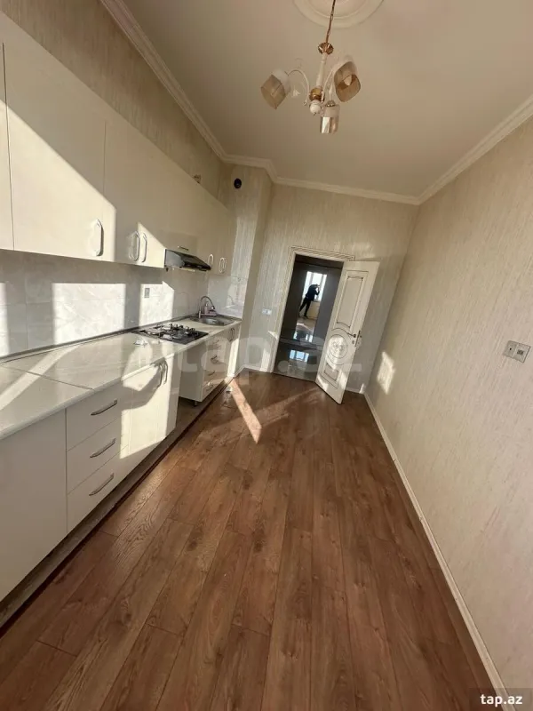 Satılır 3 otaqlı yeni tikili 105 m²
