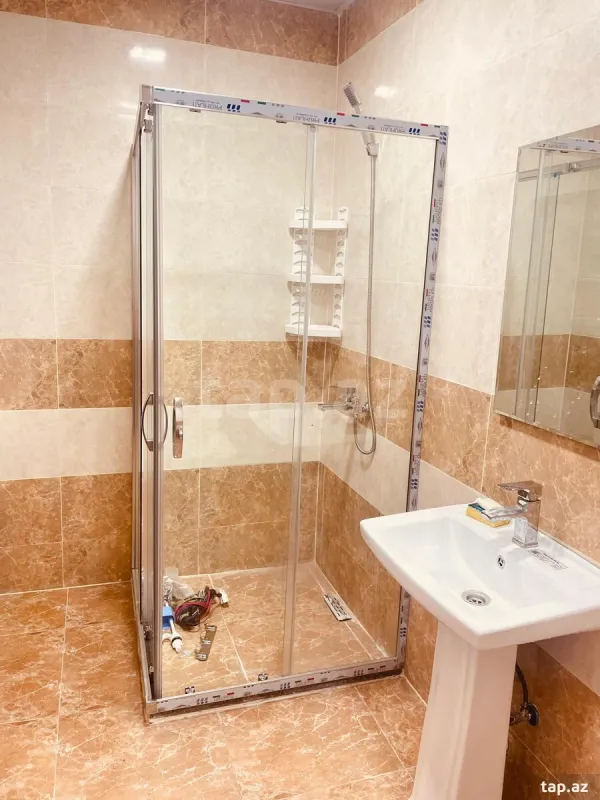 Kirayə verilir 2 otaqlı yeni tikili 80 m²