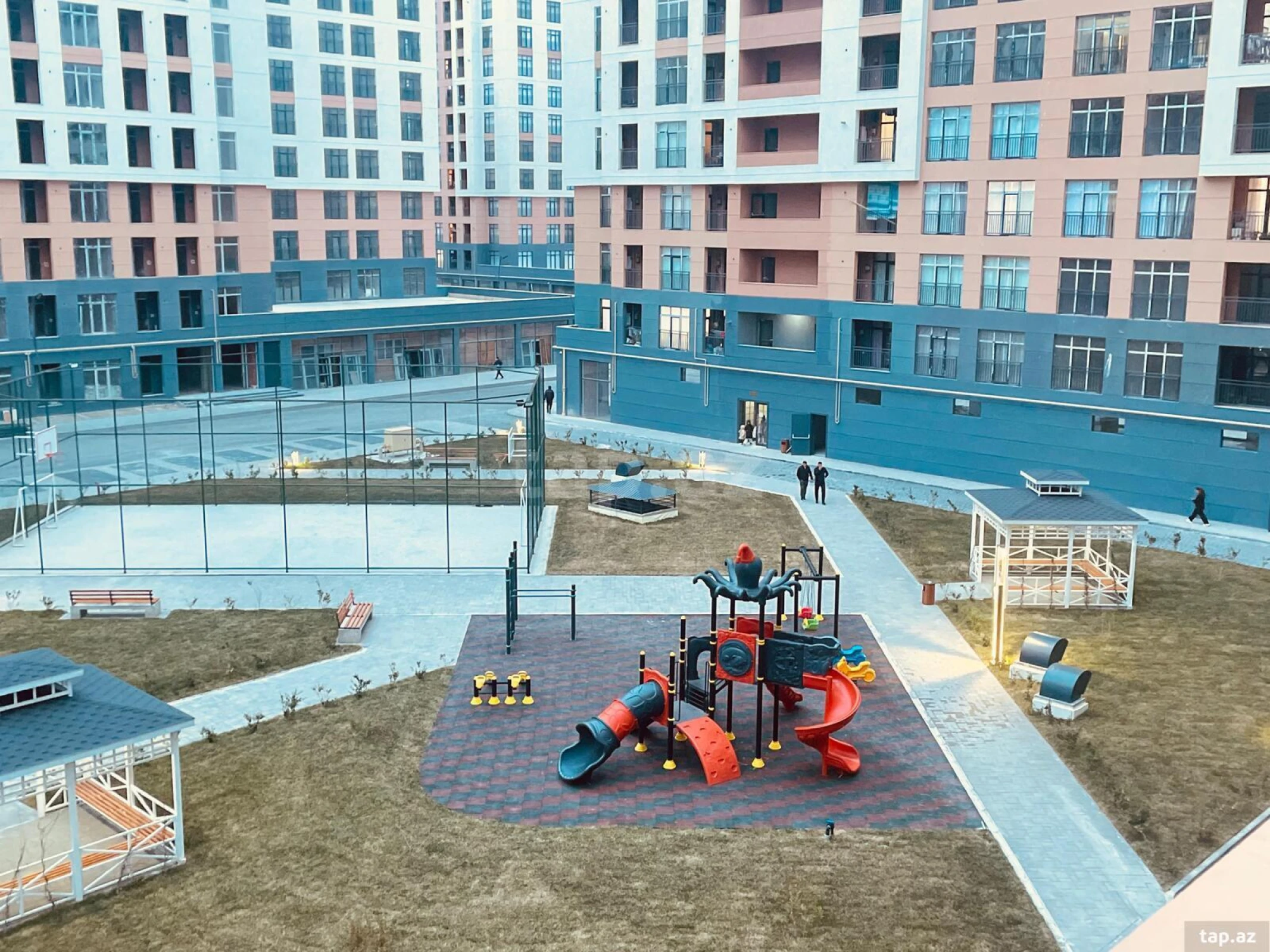 Kirayə verilir 2 otaqlı yeni tikili 80 m²