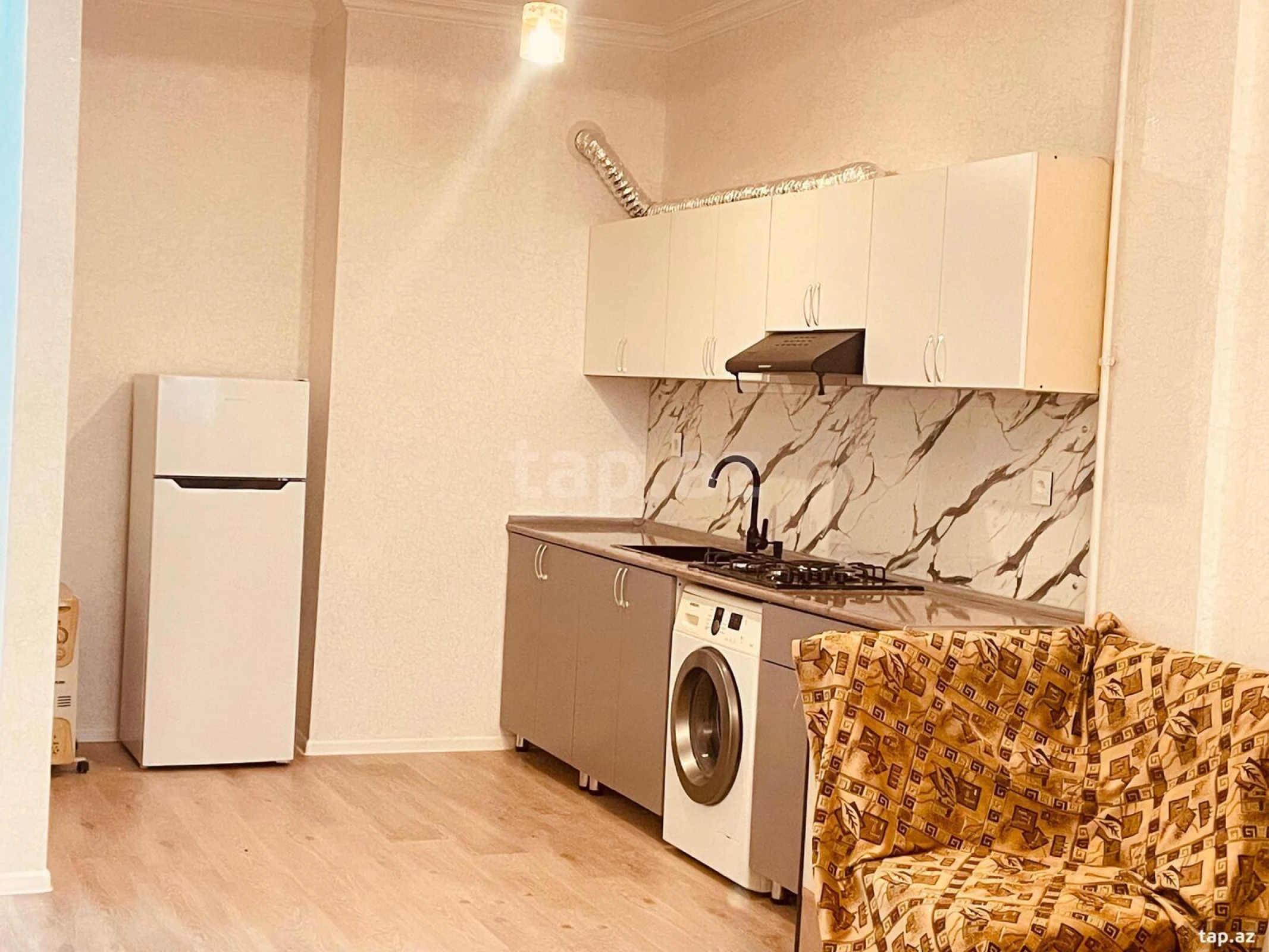 Kirayə verilir 2 otaqlı yeni tikili 80 m²