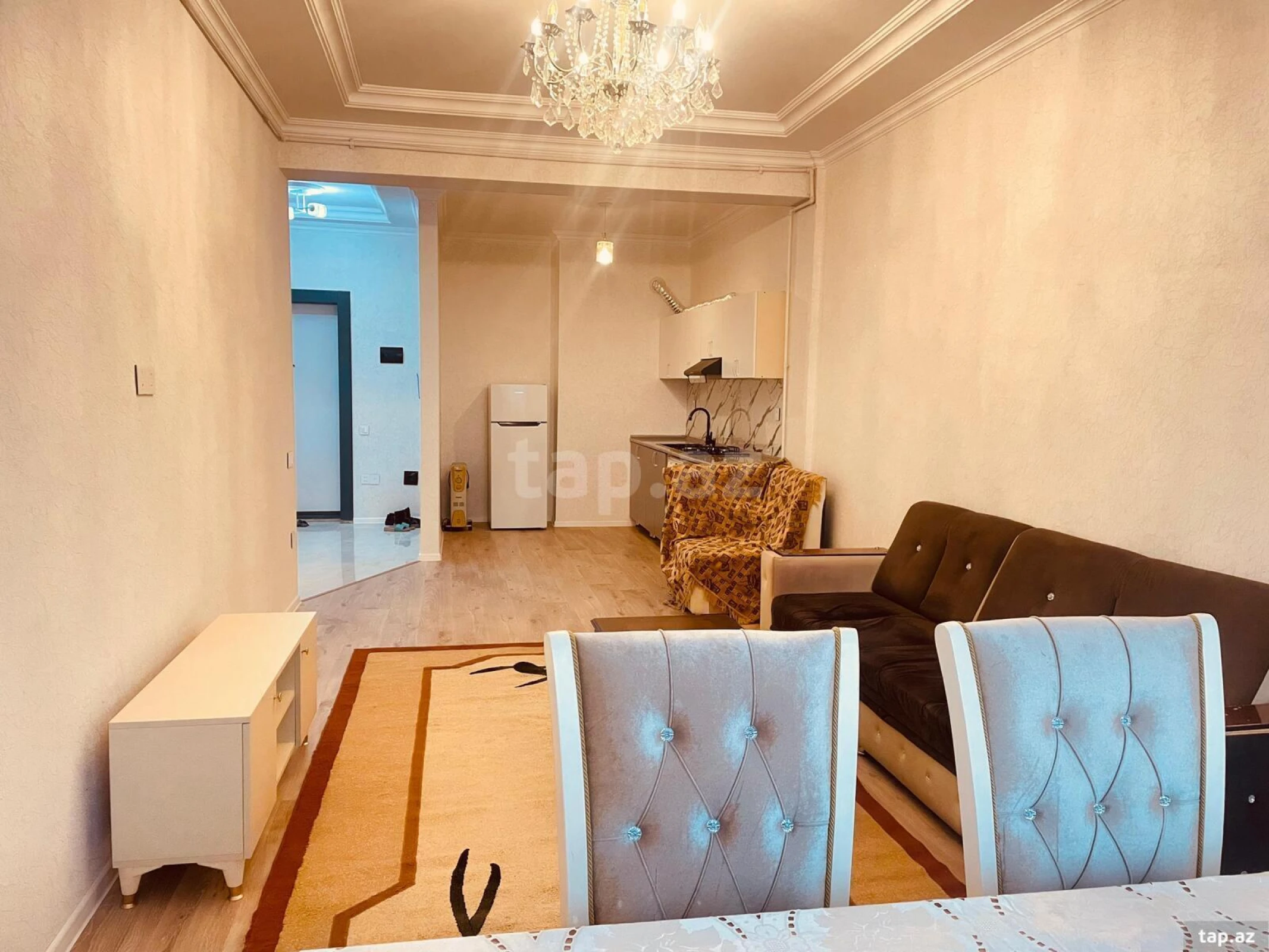 Kirayə verilir 2 otaqlı yeni tikili 80 m²