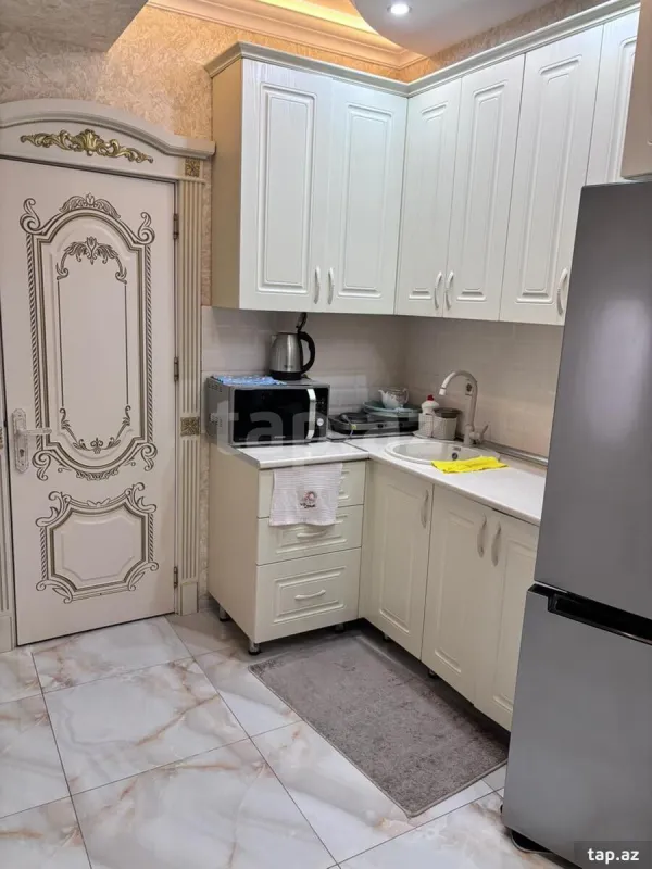 Kirayə verilir 2 otaqlı yeni tikili 70 m²