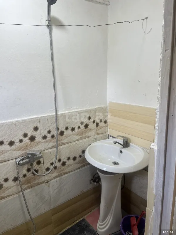 Kirayə verilir 1 otaqlı həyət evi 45 m²