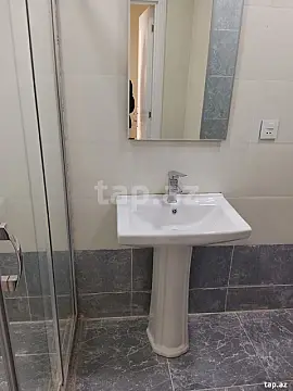 Kirayə verilir 2 otaqlı yeni tikili 72 m²