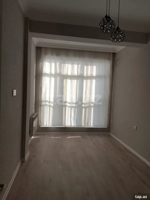 Kirayə verilir 2 otaqlı yeni tikili 72 m²