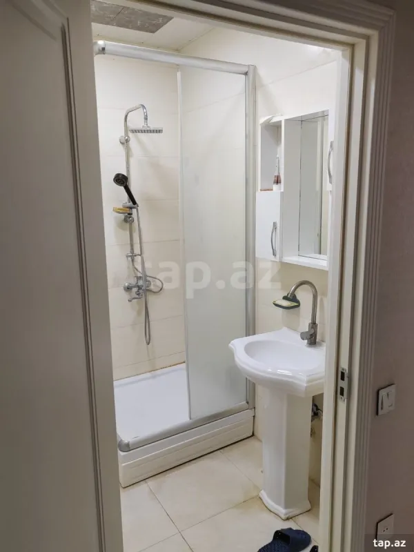 Kirayə verilir 1 otaqlı yeni tikili 55 m²