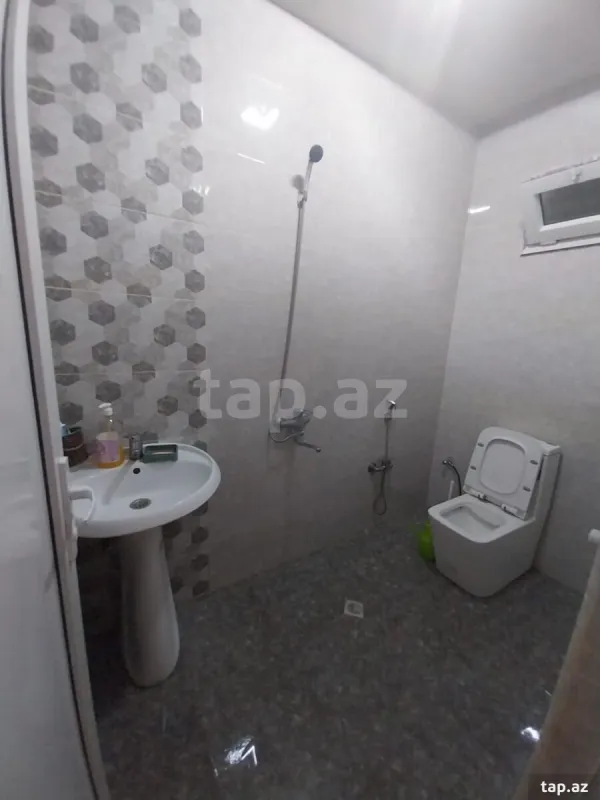 Kirayə verilir 2 otaqlı həyət evi 75 m²