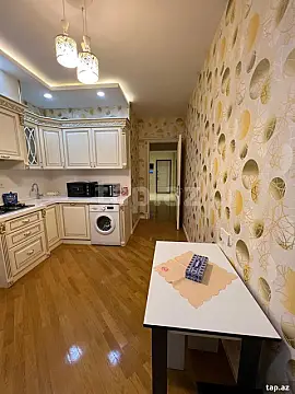 Kirayə verilir 2 otaqlı yeni tikili 110 m²