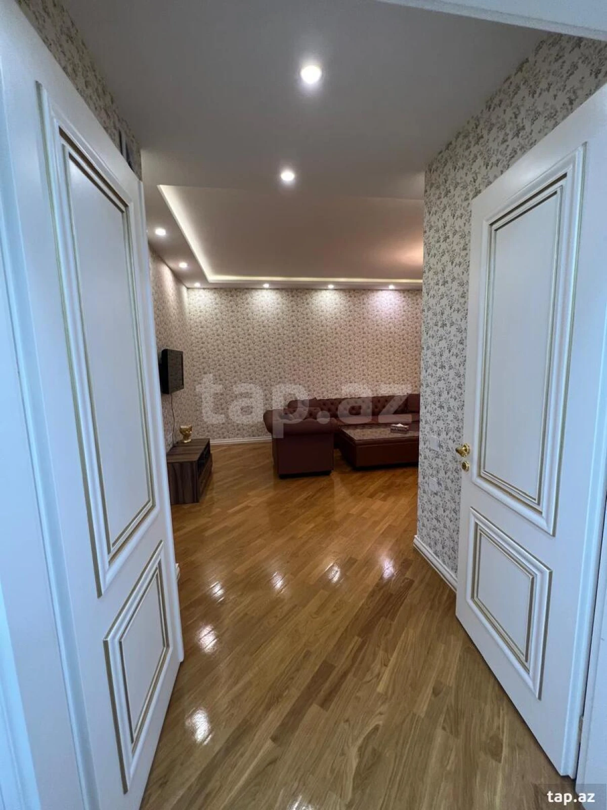 Kirayə verilir 2 otaqlı yeni tikili 110 m²